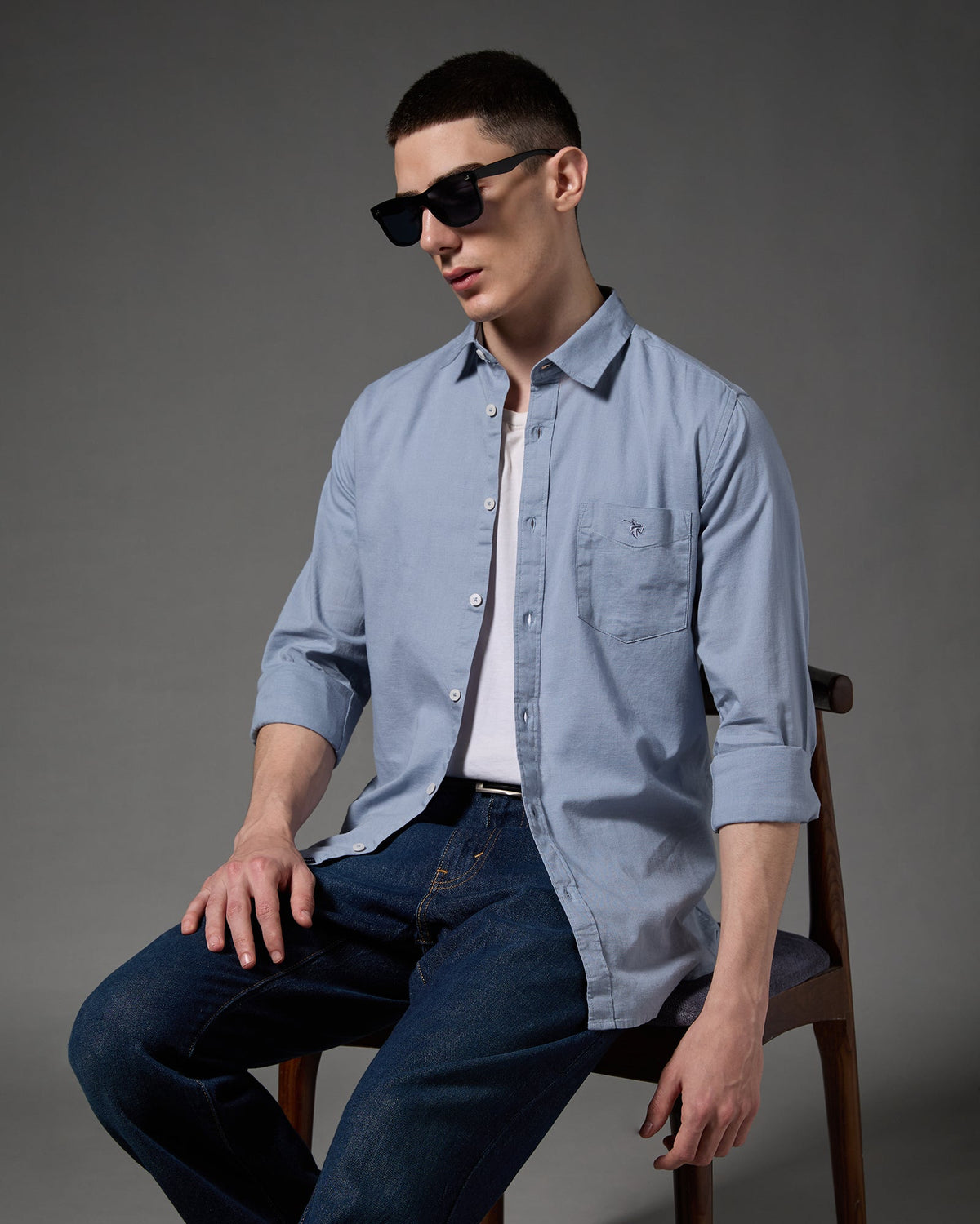 Cotton Linen Blend Shirt – Light Blue – fit view | Caddy Couture