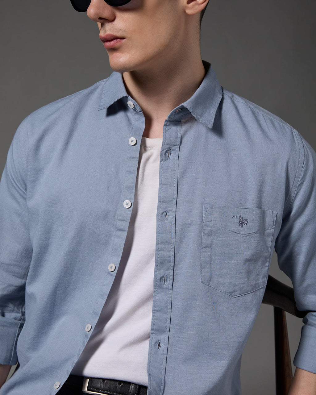 Cotton Linen Blend Shirt – Light Blue – alternate angle | Caddy Couture