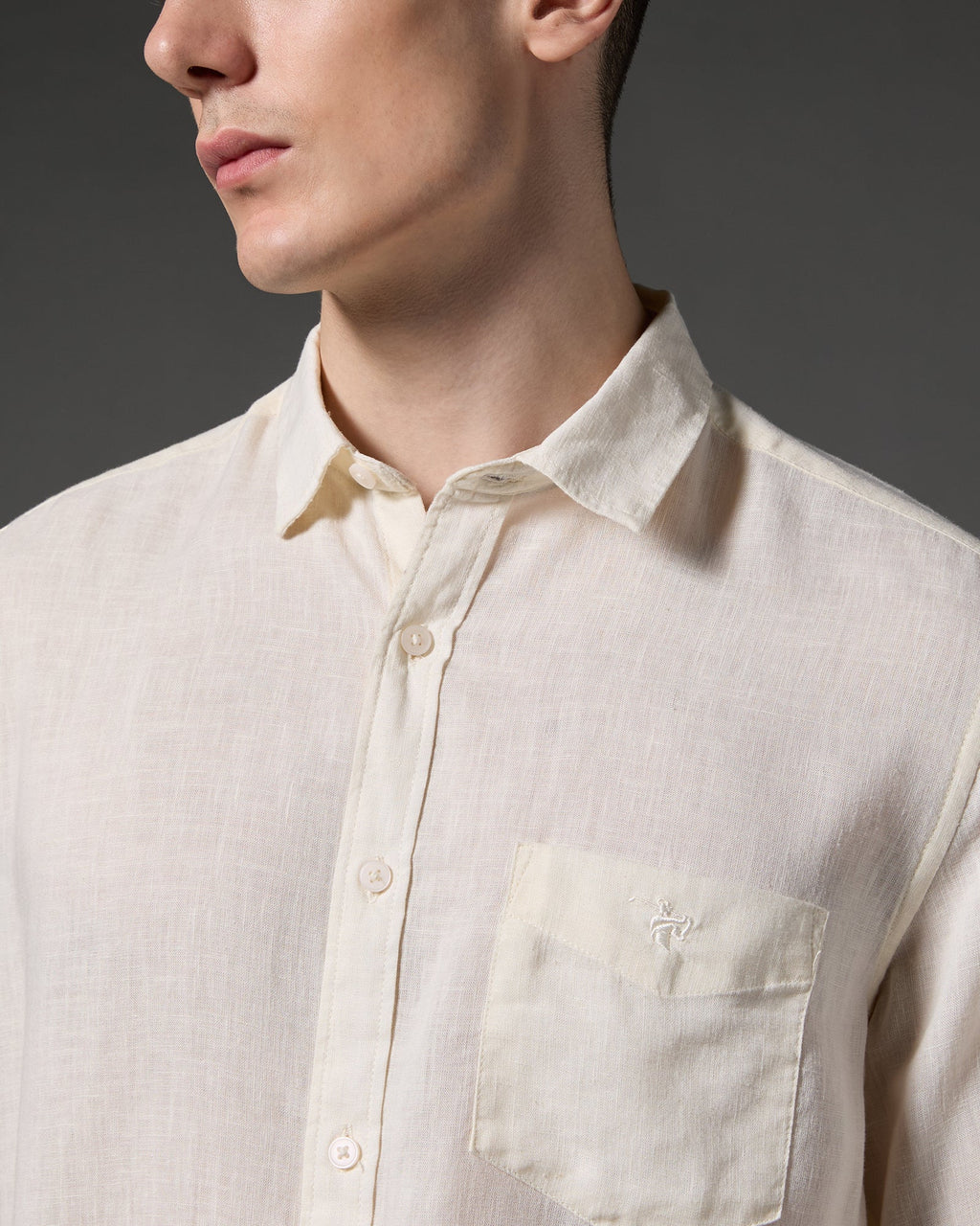 Pure Linen Shirt – Light Grey – fit view | Caddy Couture