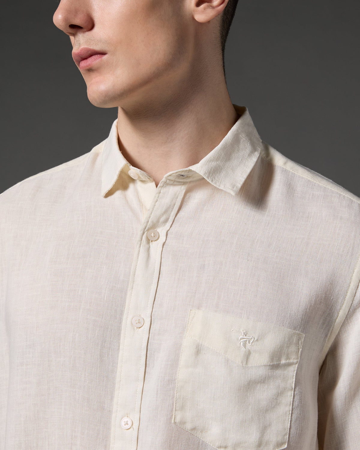 Pure Linen Shirt – Light Grey – fit view | Caddy Couture