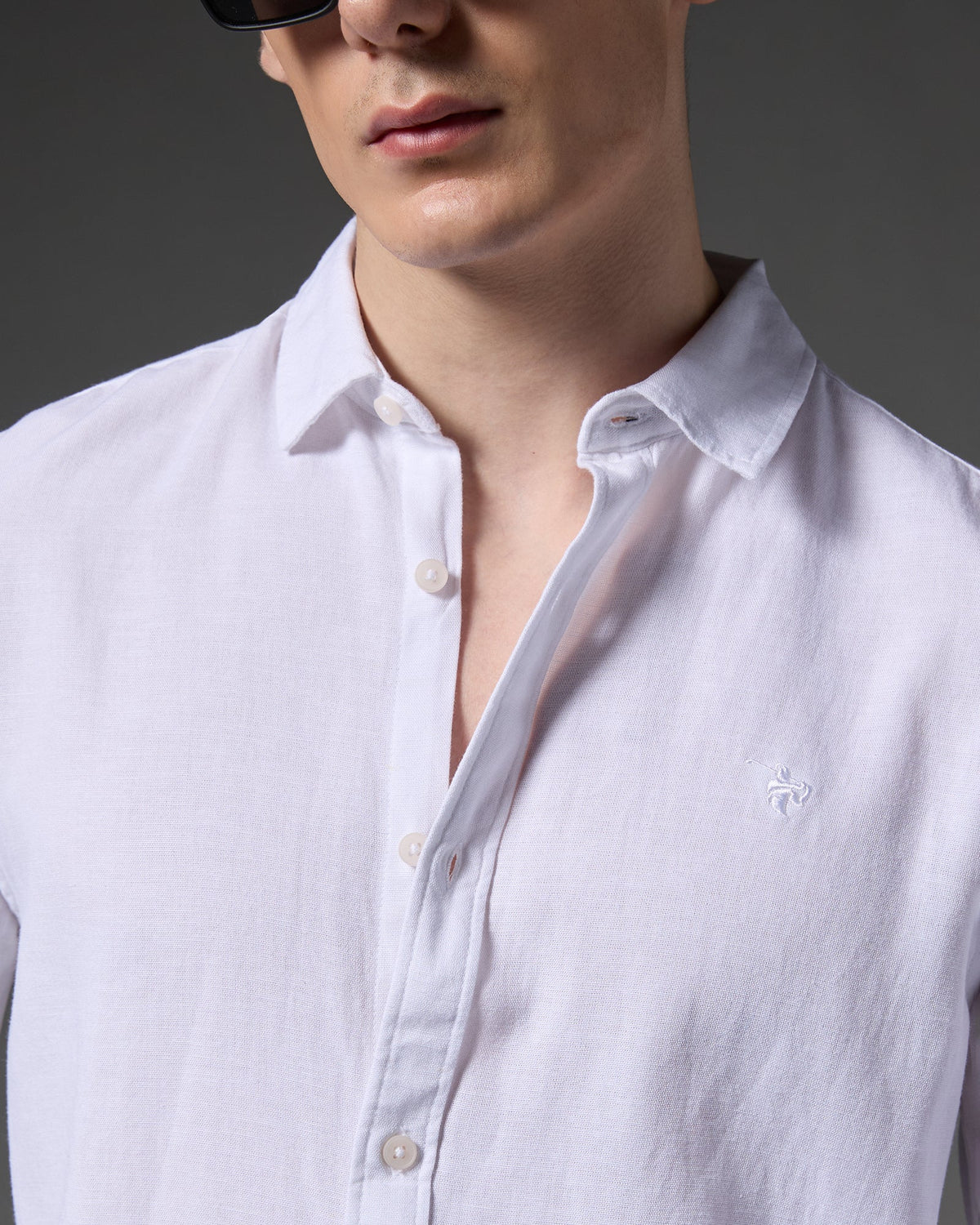 Linen Shirt – White – alternate model view | Caddy Couture