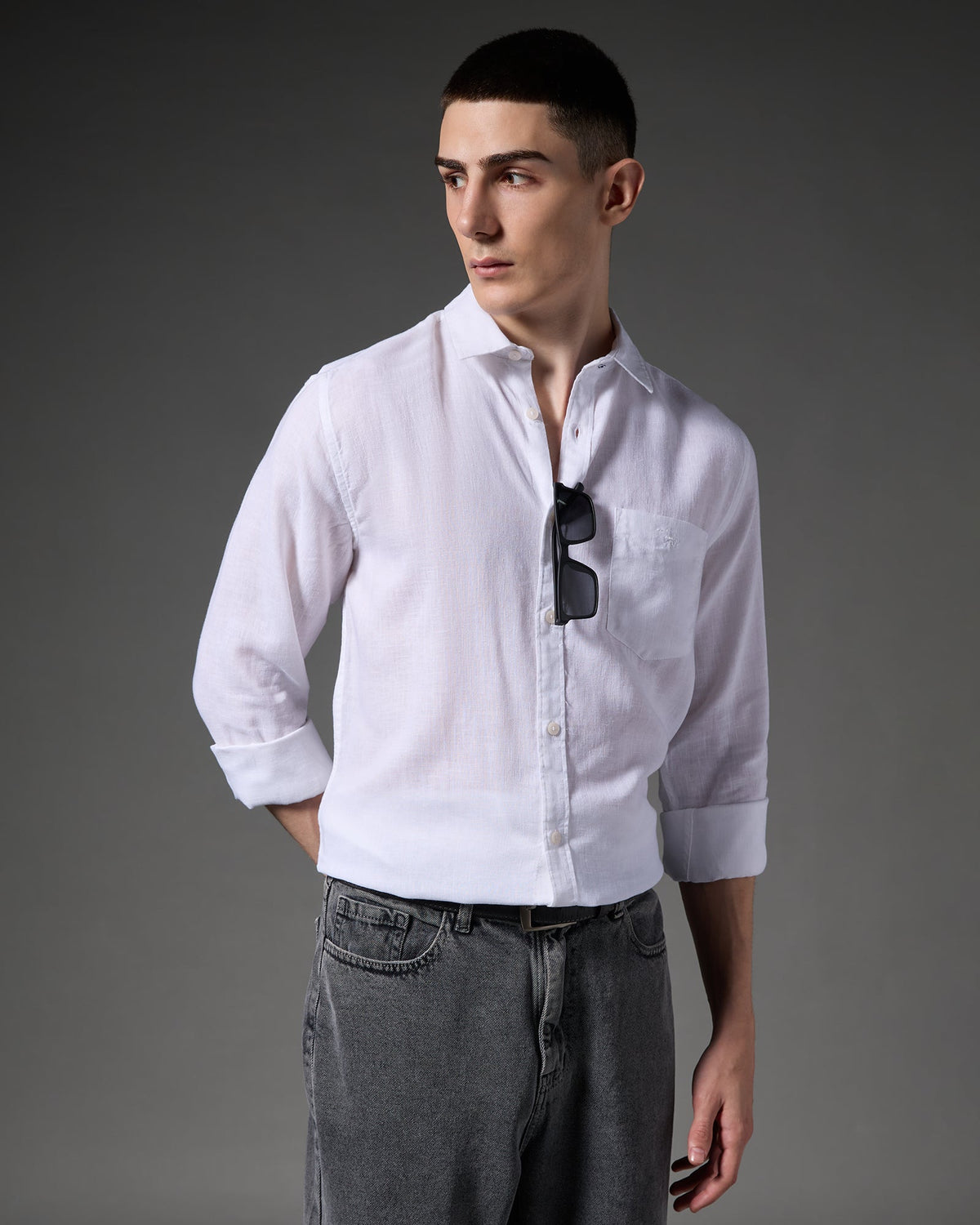 Pure Linen Shirt – White – alternate model view | Caddy Couture