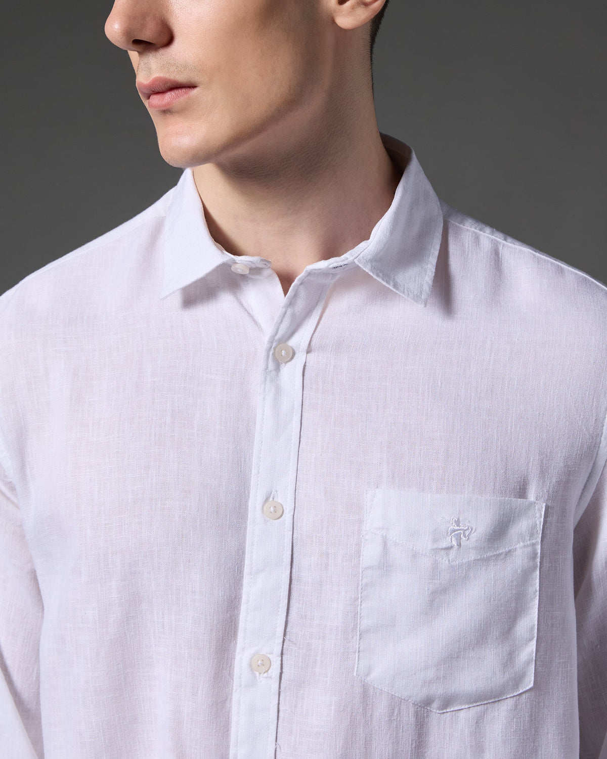 Pure Linen Shirt – White – detail view | Caddy Couture
