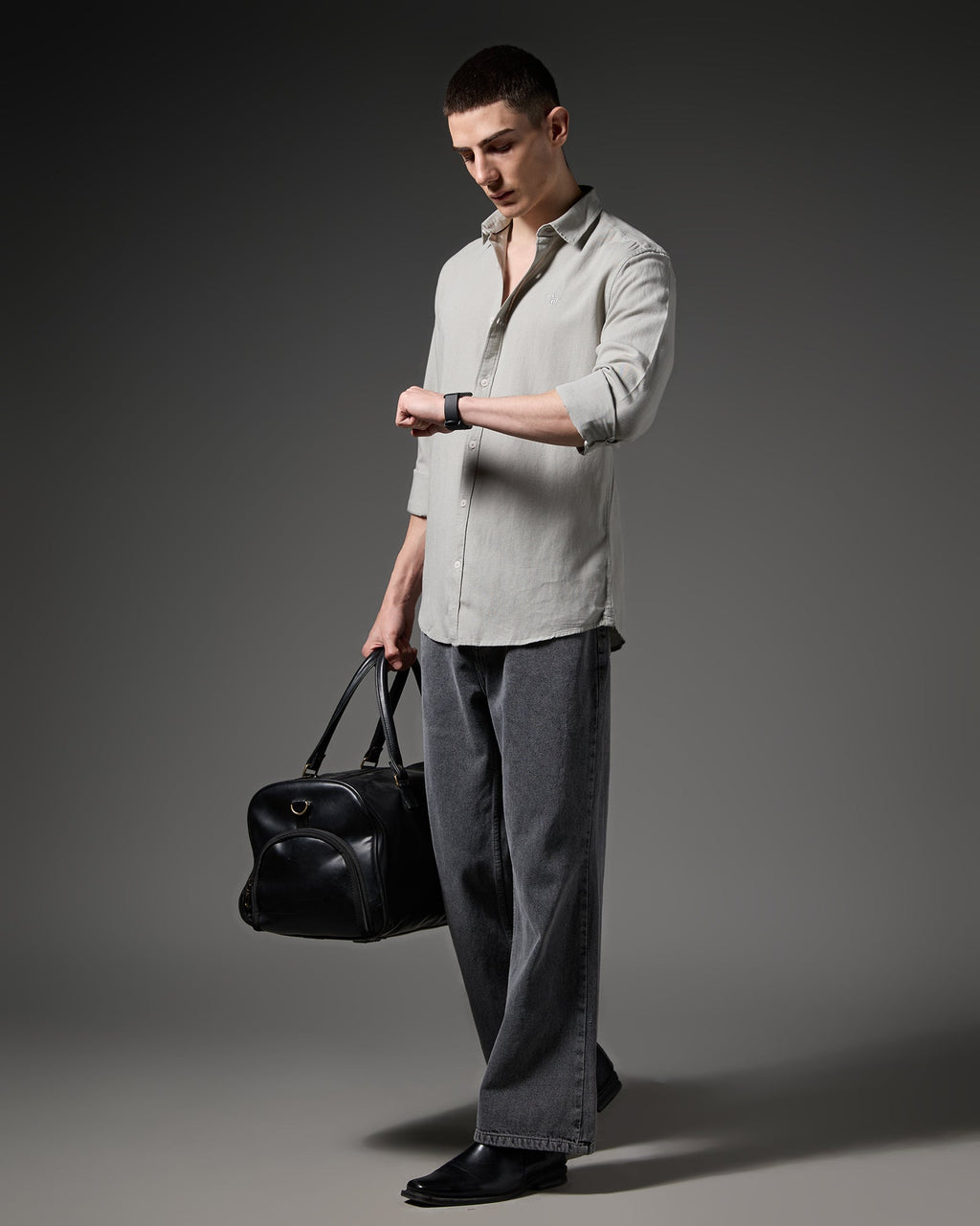 Linen Shirt – Grey – detail view | Caddy Couture