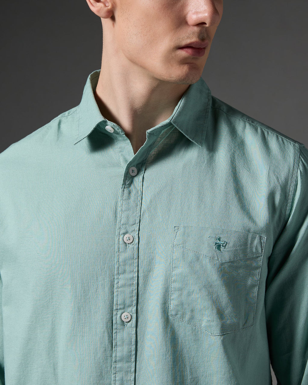 Cotton Linen Blend Shirt – Mint Green – alternate model view | Caddy Couture