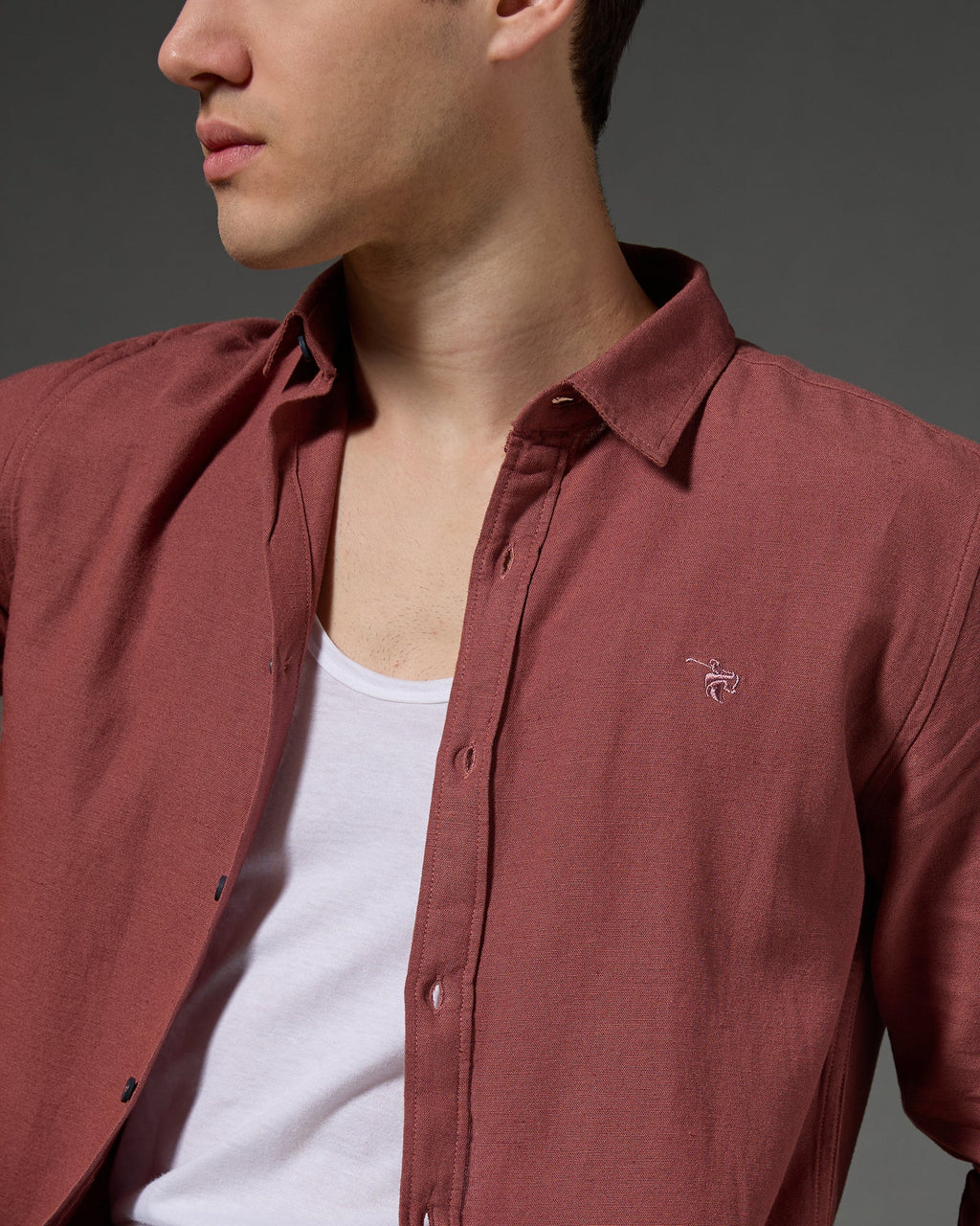 Linen Shirt – Rust – fit view | Caddy Couture