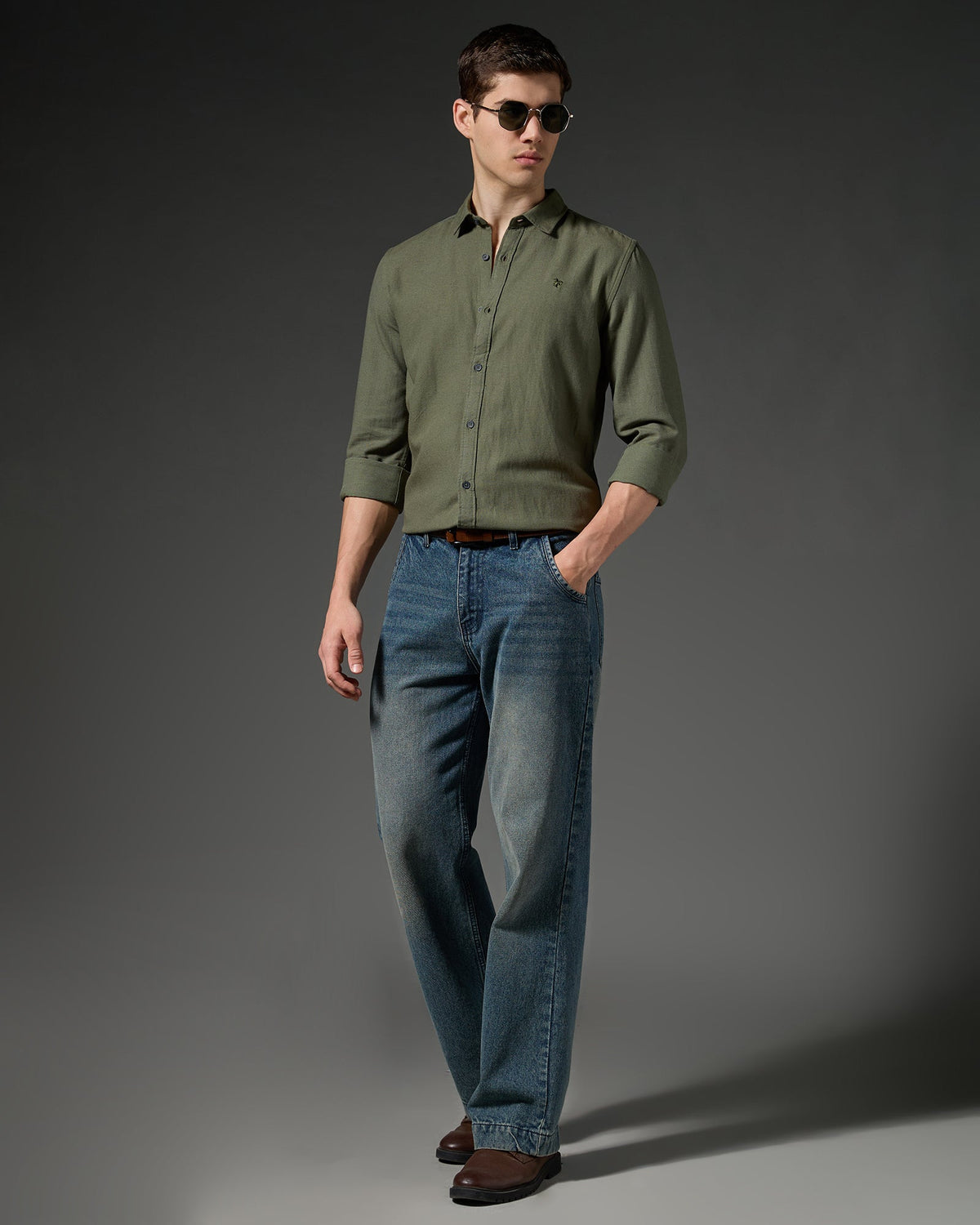 Linen Shirt – Olive Green – alternate angle | Caddy Couture