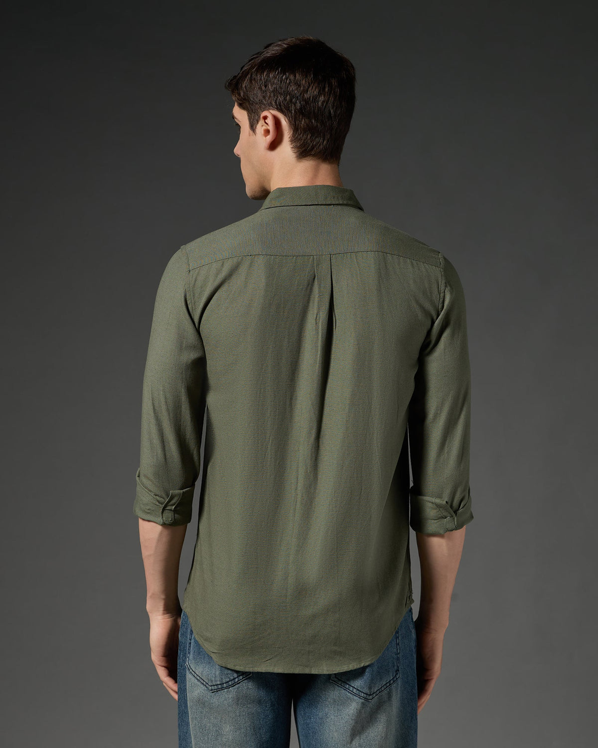 Linen Shirt – Olive Green – editorial view | Caddy Couture